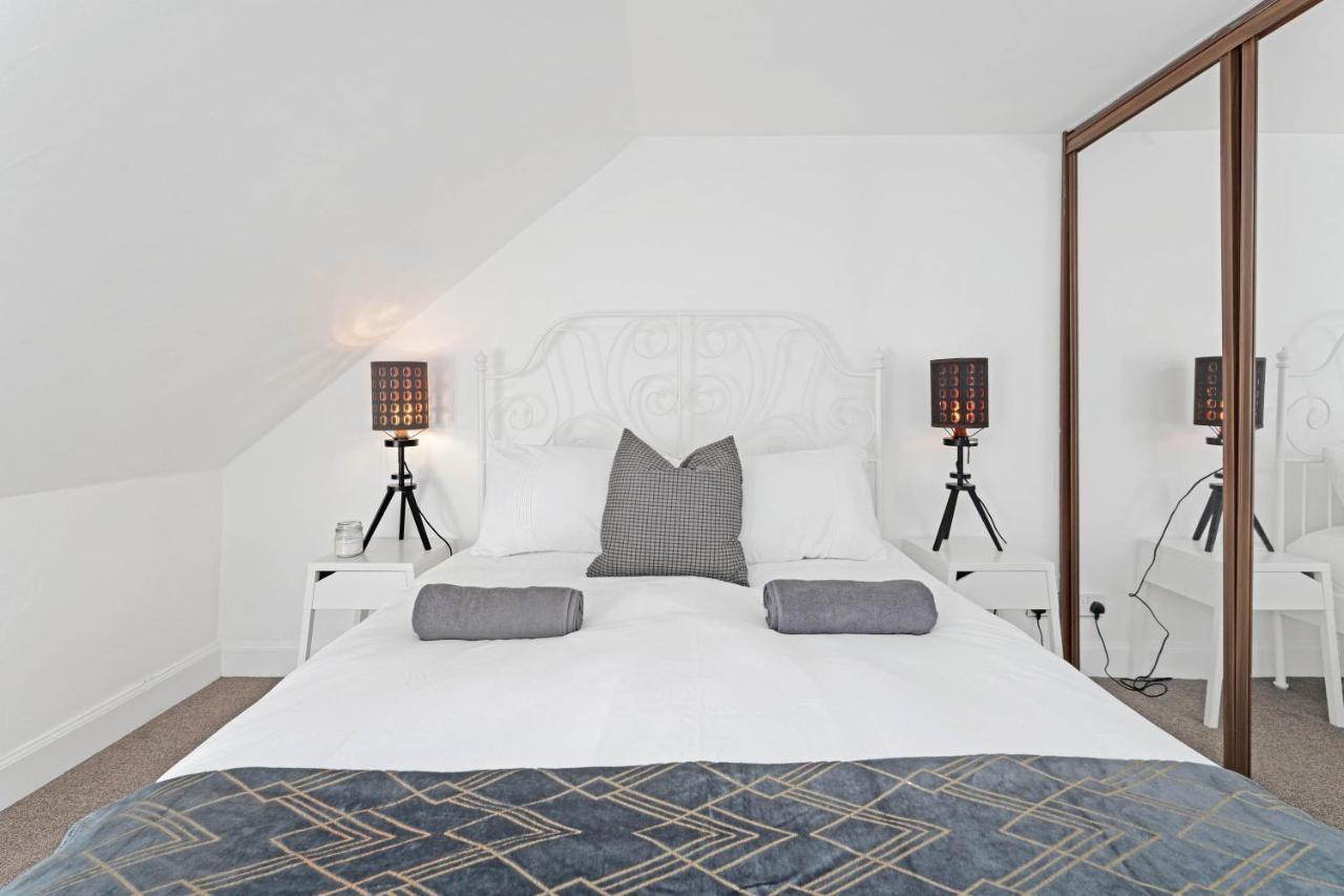 Stunning City Centre Town House City Centre Ferienhaus *