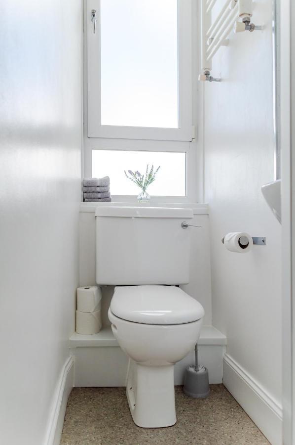 Beautiful Center 1 Bed With Park View EDI