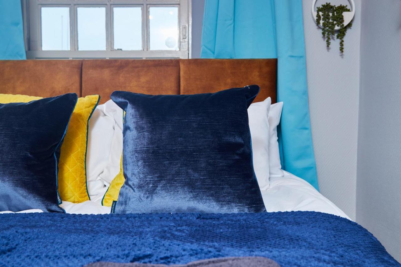 The Exquisite Edinburgh Duplex Sleeps 8