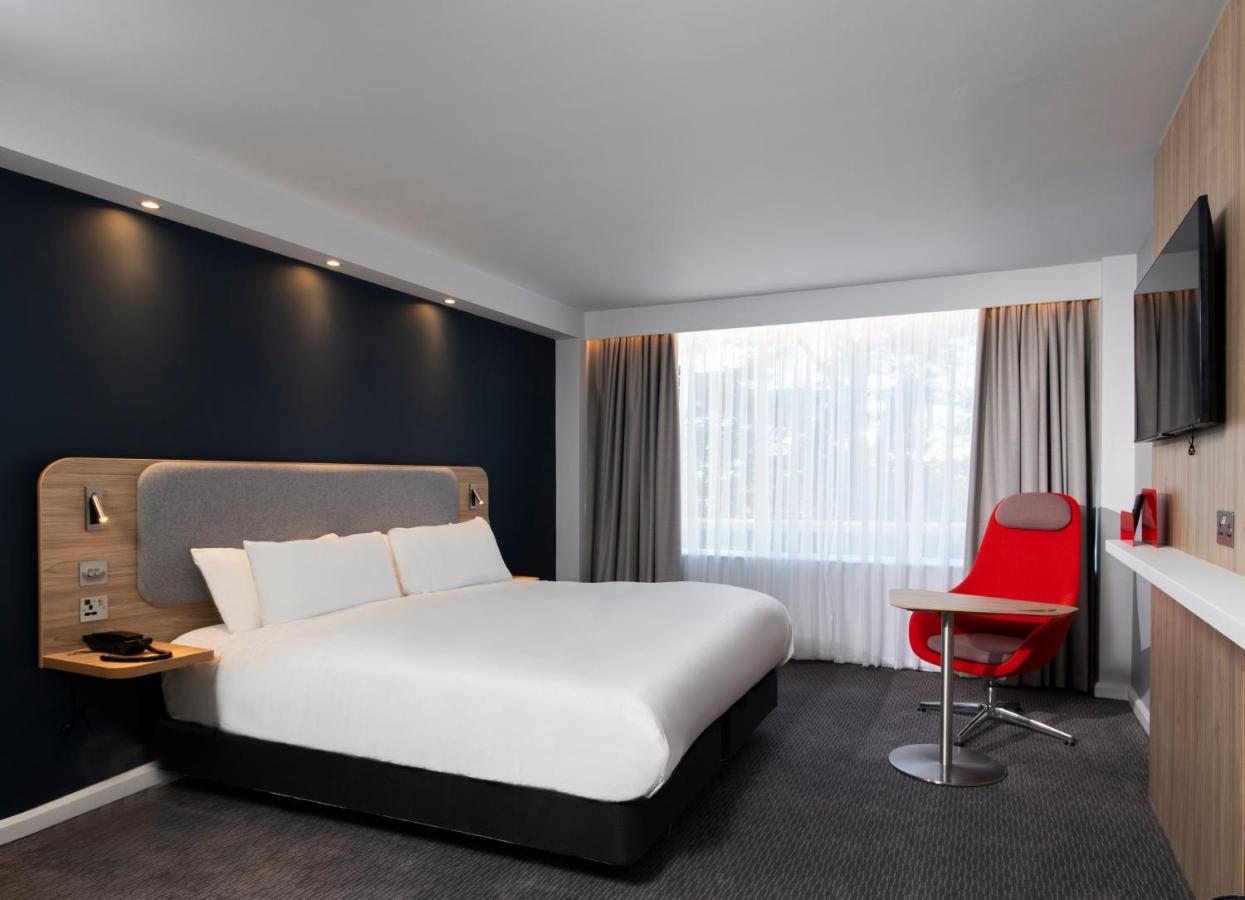 Express West By Ihg Hotel 3*