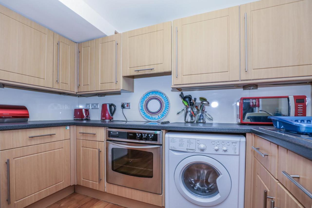 Beautiful 1-bed Near Castle Apartment *