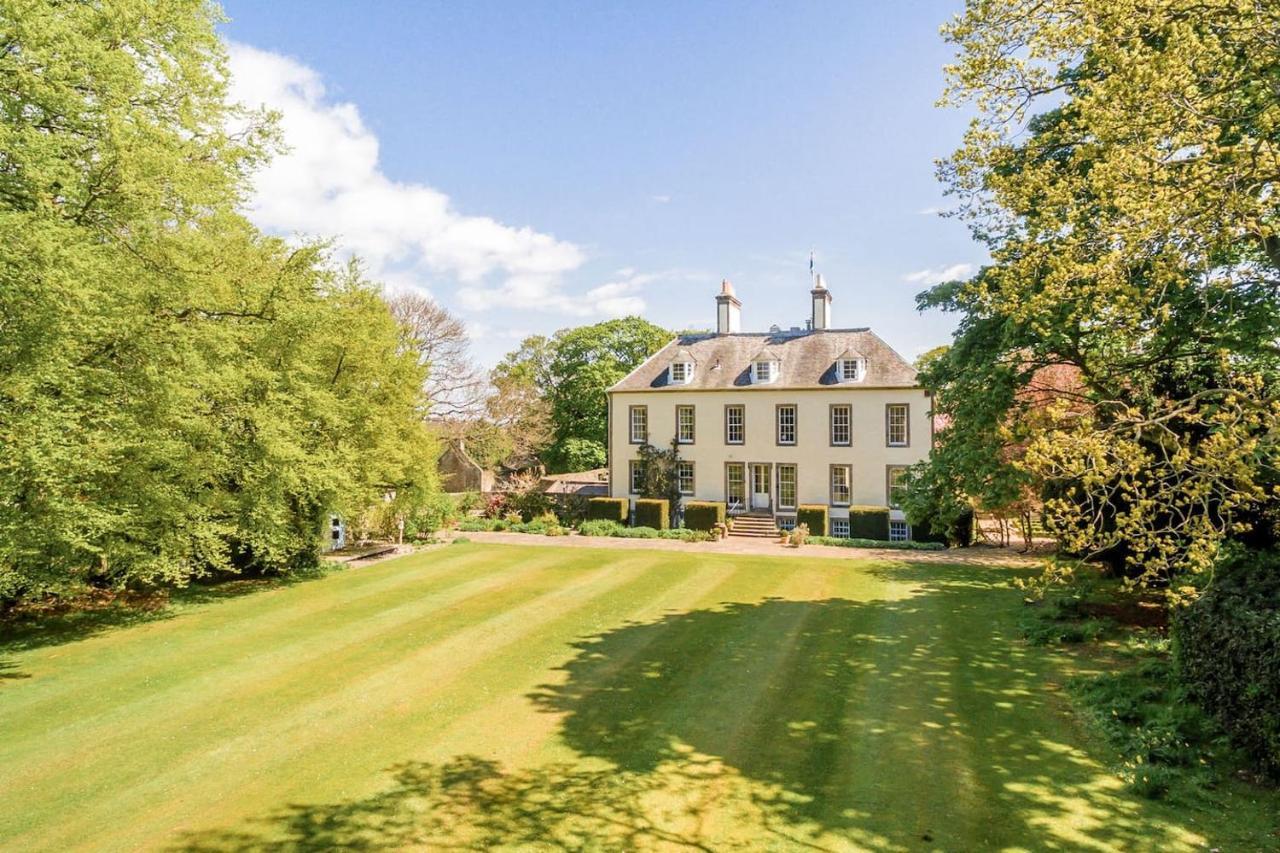 Drylaw House, Grade A Listed Mansion Near Centre Ferienhaus *