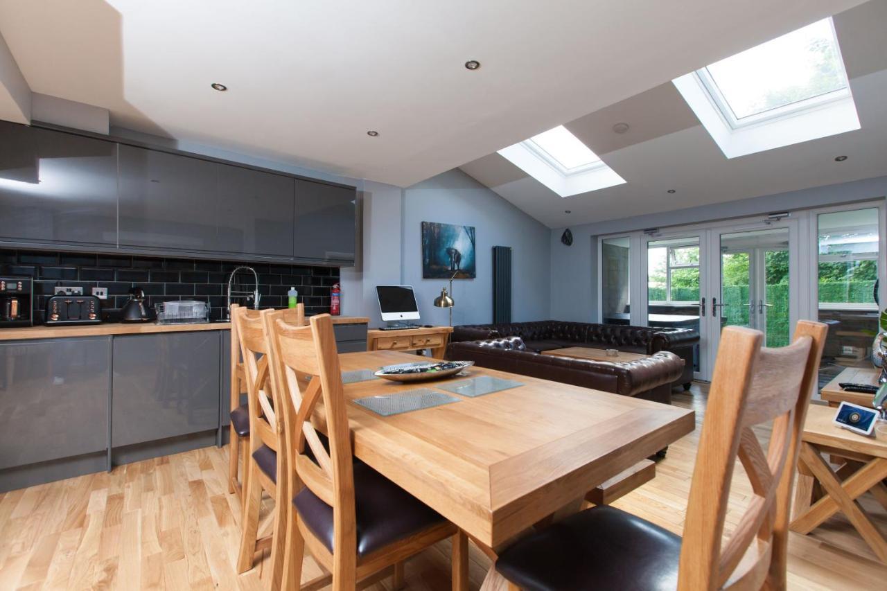 Luxury Arthur Seat Viewtownhouse With A Hot Tub Holiday home *