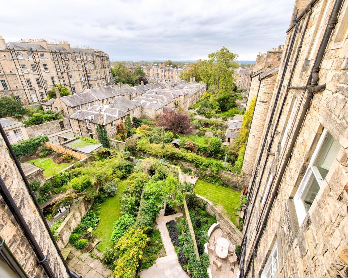 Ferienhaus Beautiful Centre Georgian 4 Bed Townhouse With Private Garden EDI