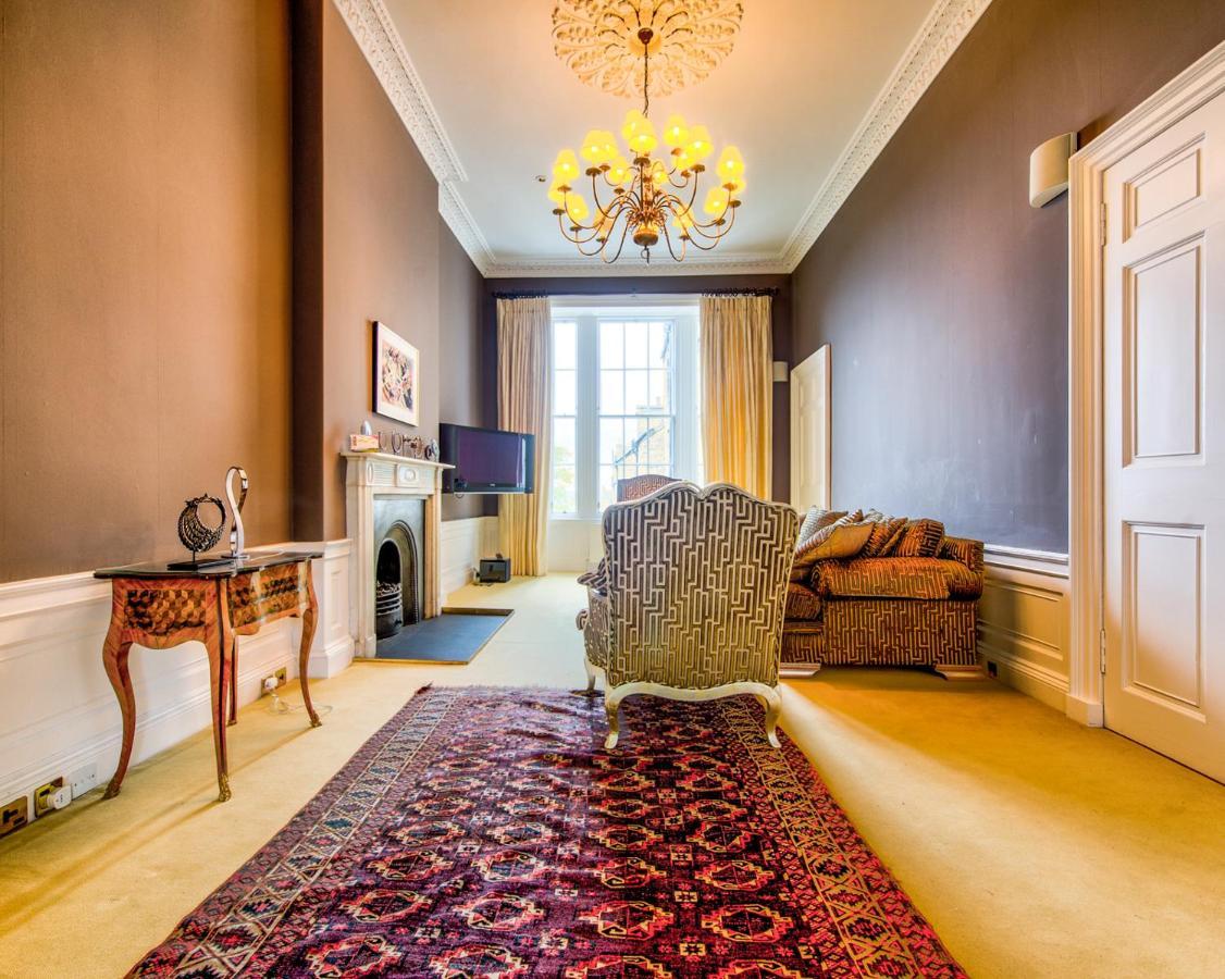 Ferienhaus Beautiful Centre Georgian 4 Bed Townhouse With Private Garden *