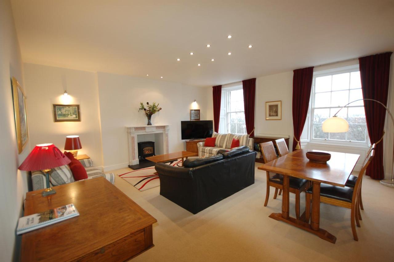 Flats Company - Queen Street - Centre