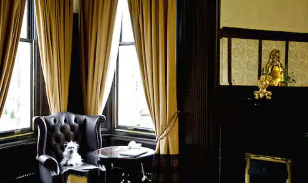The Parliament House 3* Edinburgh