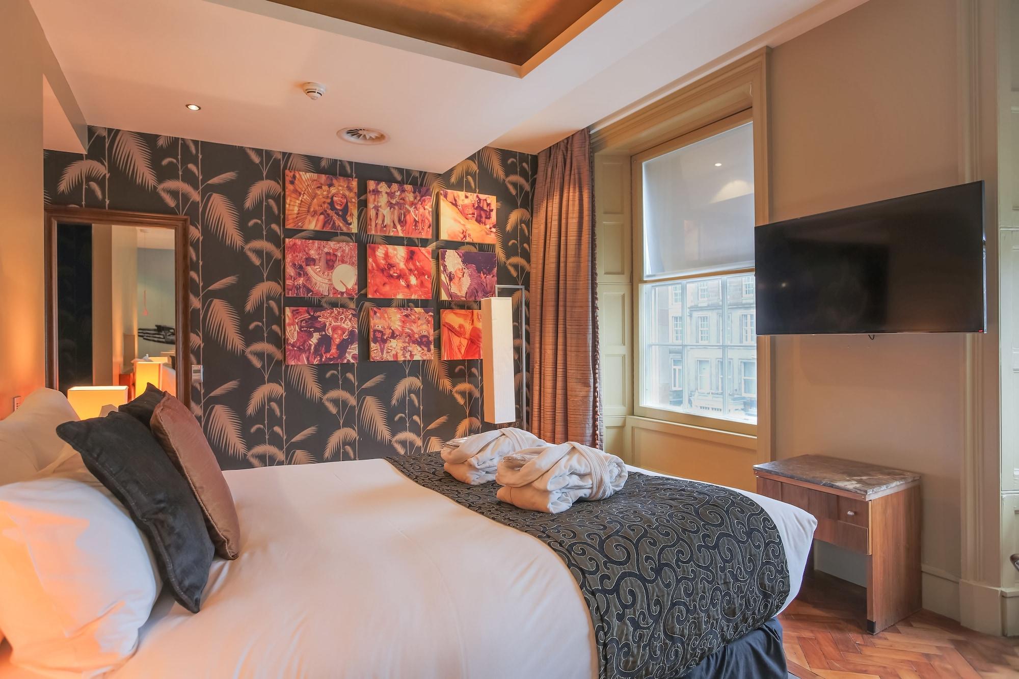 Le Monde Hotel 4*