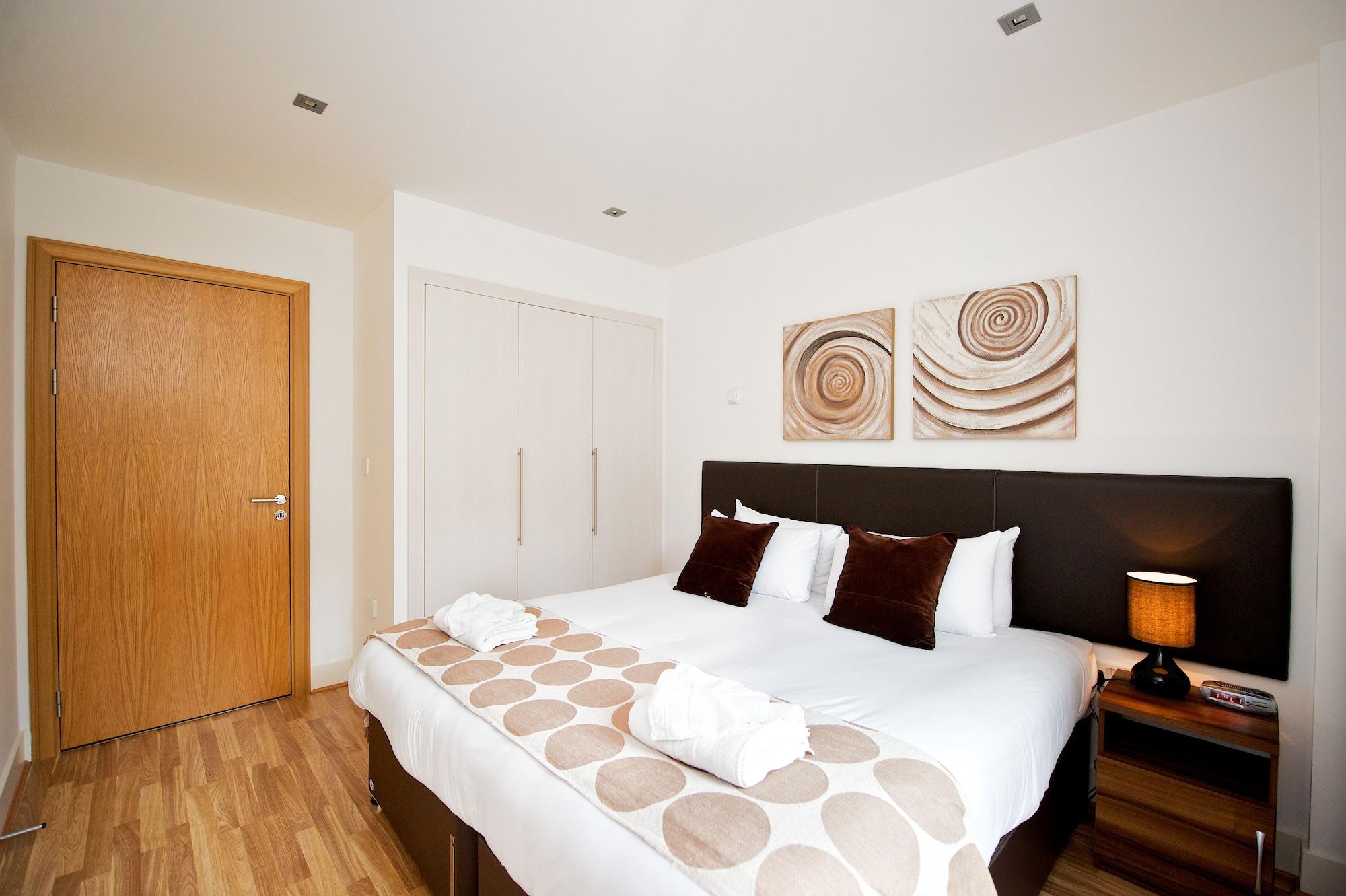 Aparthotel Staycity West End