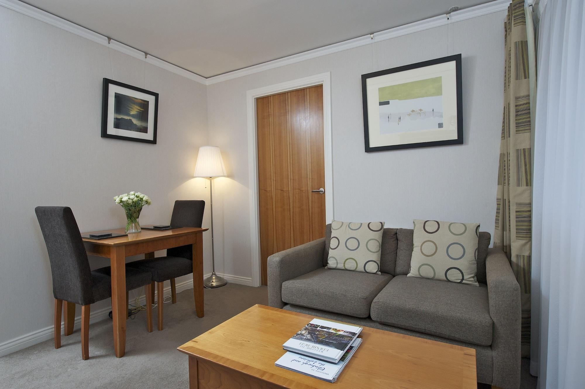 The Knight By Mansley Aparthotel