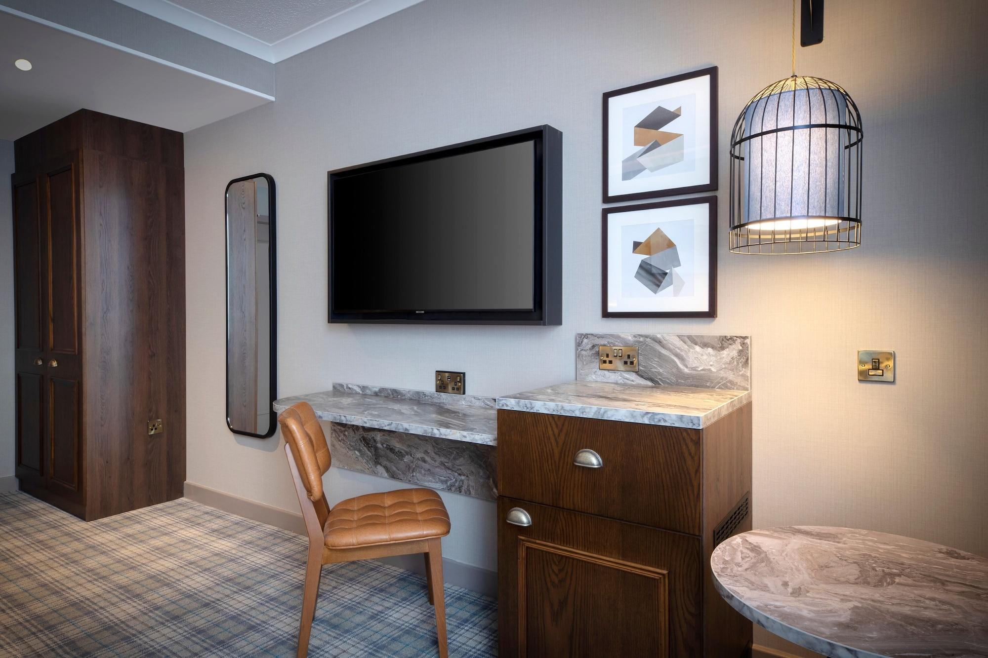 Hotel Leonardo Royal 4*