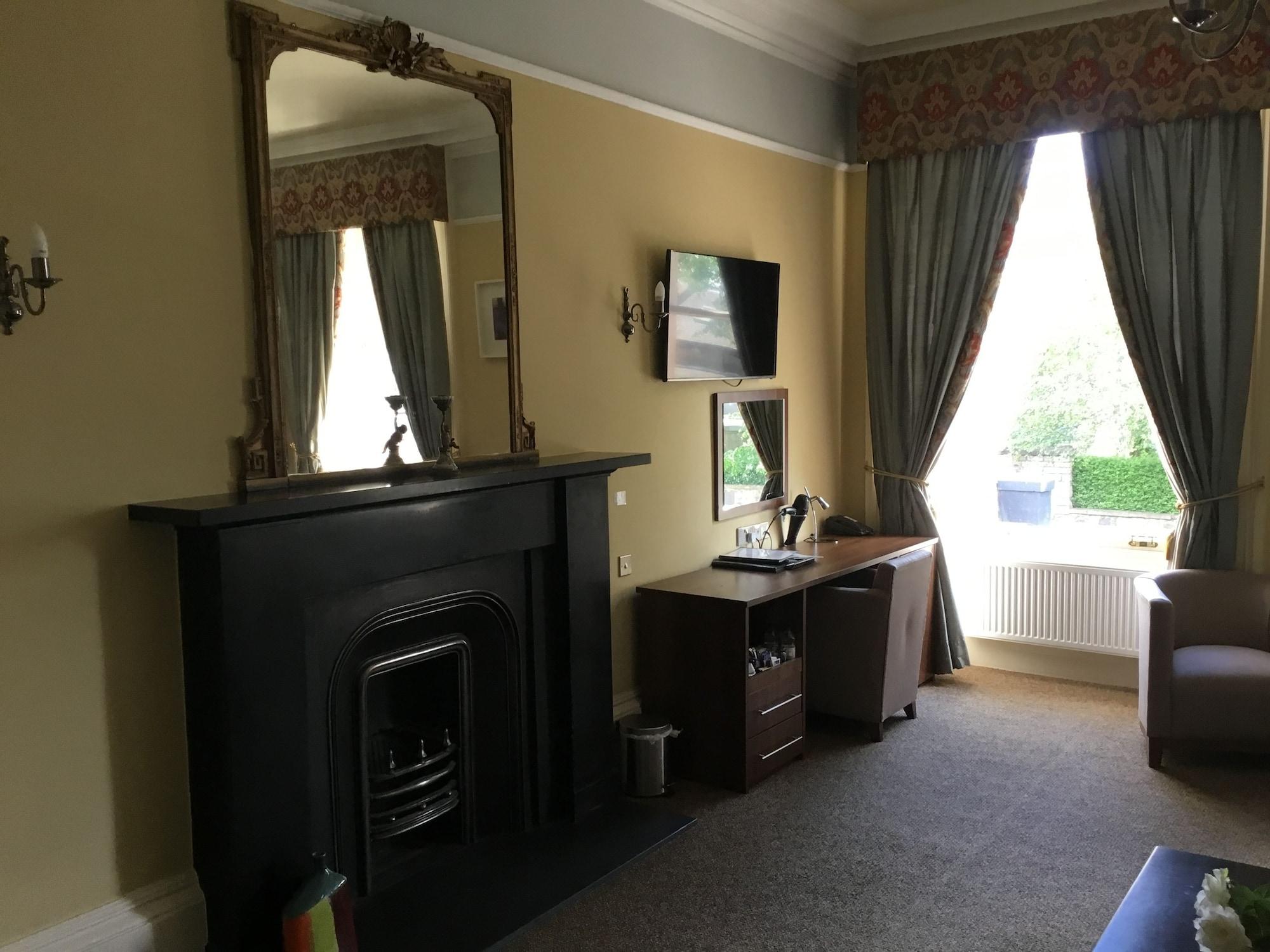 The Salisbury Hotel 4*