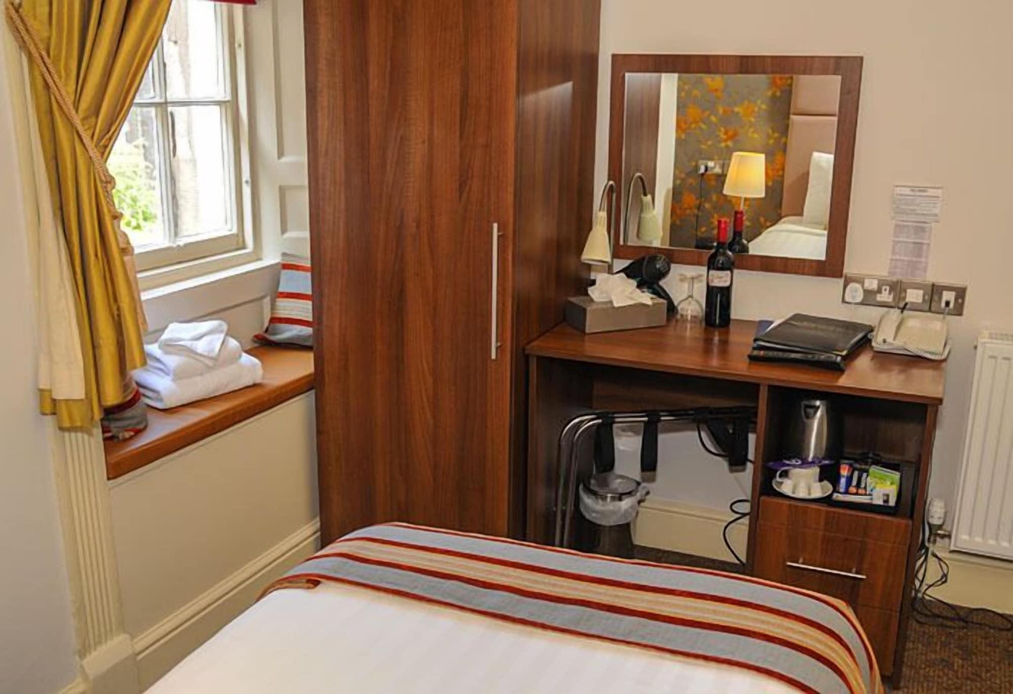 The Salisbury 4*