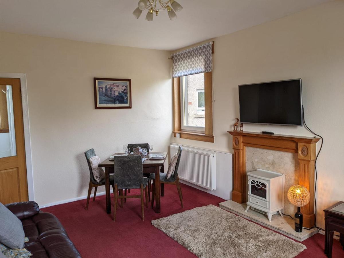 Apartment Large 3 Bedroom Apartment/flat In Ideal Location Edinburgh