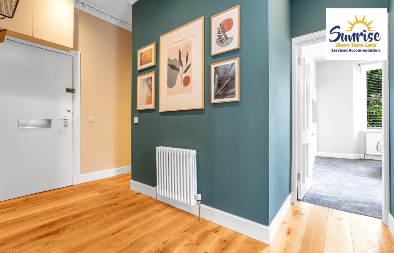 Leith Walk, Is 3 Rooms, King Beds With Tvs, Central Location, Albert Place, Wifi, Sleeps 6, Great For Contractors, Business, Relocation, Groups, Long Stays Welcome, Weekly Or Monthly, Just Ask Sunriseshortlets
