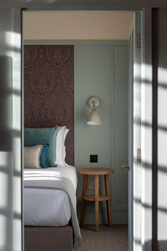 Cheval Abbey Apartments, At Holyrood Aparthotel