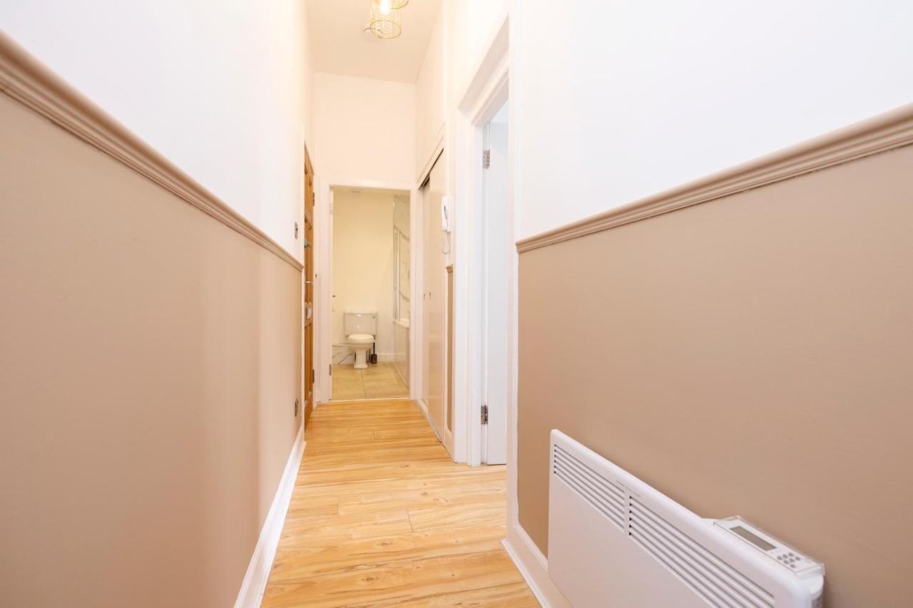Joivy Glamorous1-bed Flat Overlooking Grassmarket Apartment Edinburgh