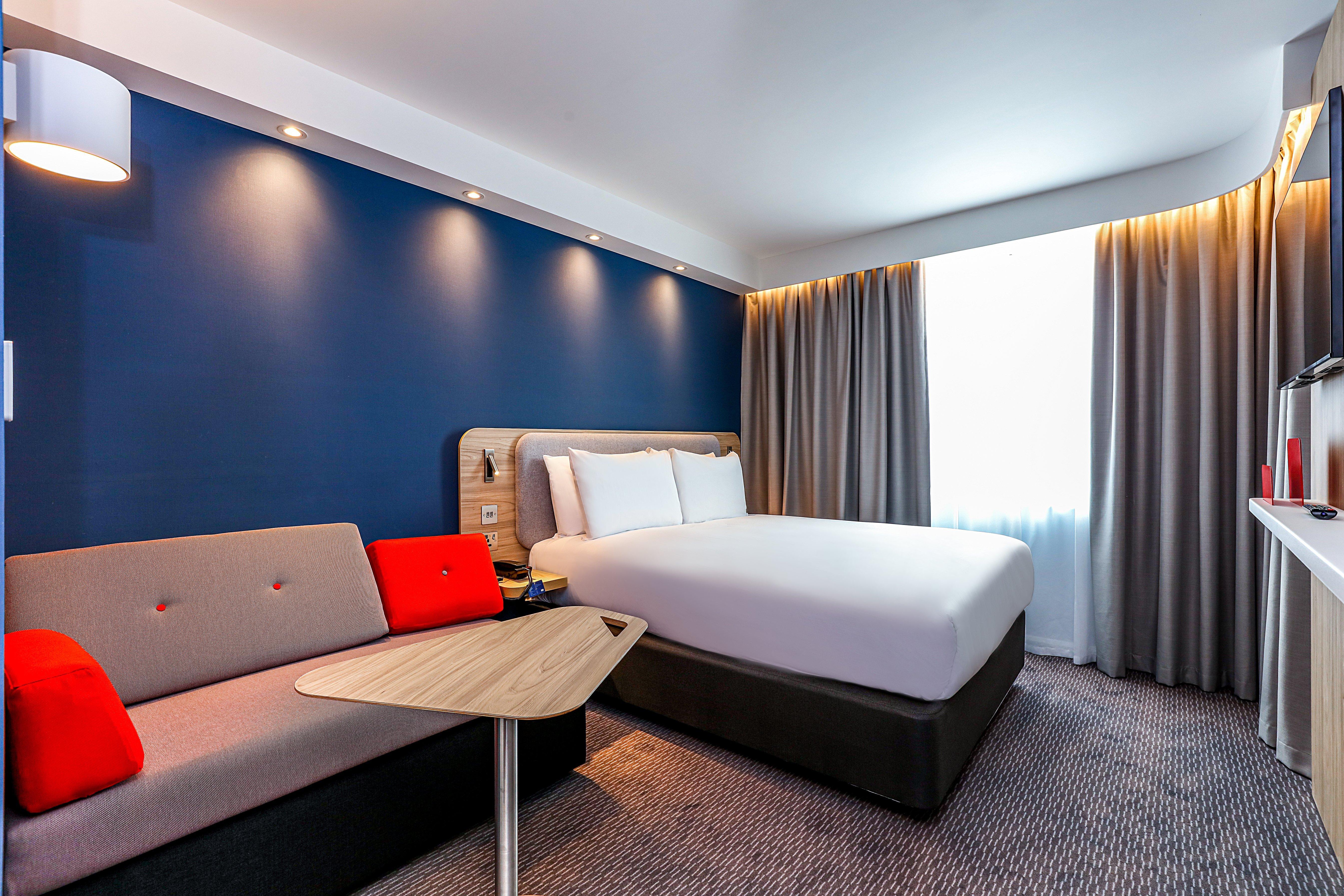 Hotel Express West By Ihg 3*
