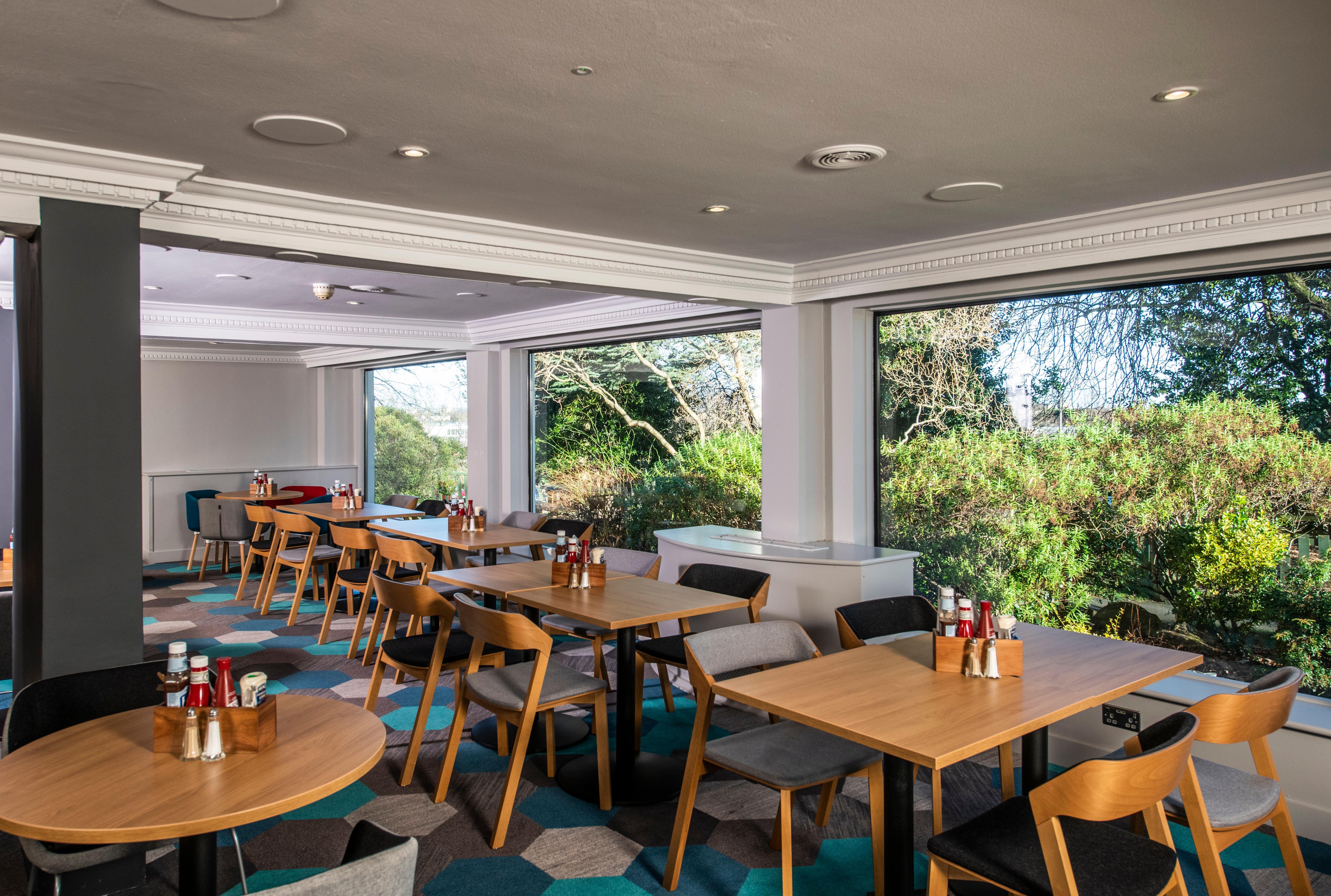 Express West By Ihg Hotel Edinburgh