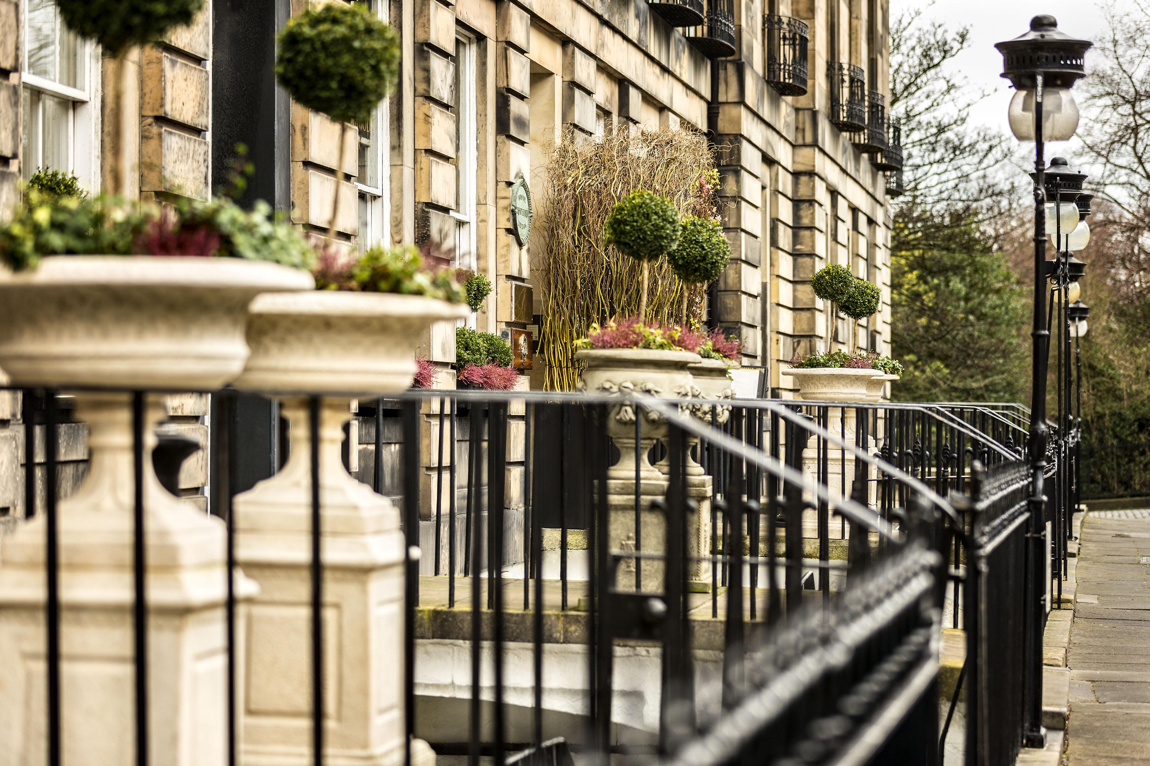 Nira Caledonia Hotel