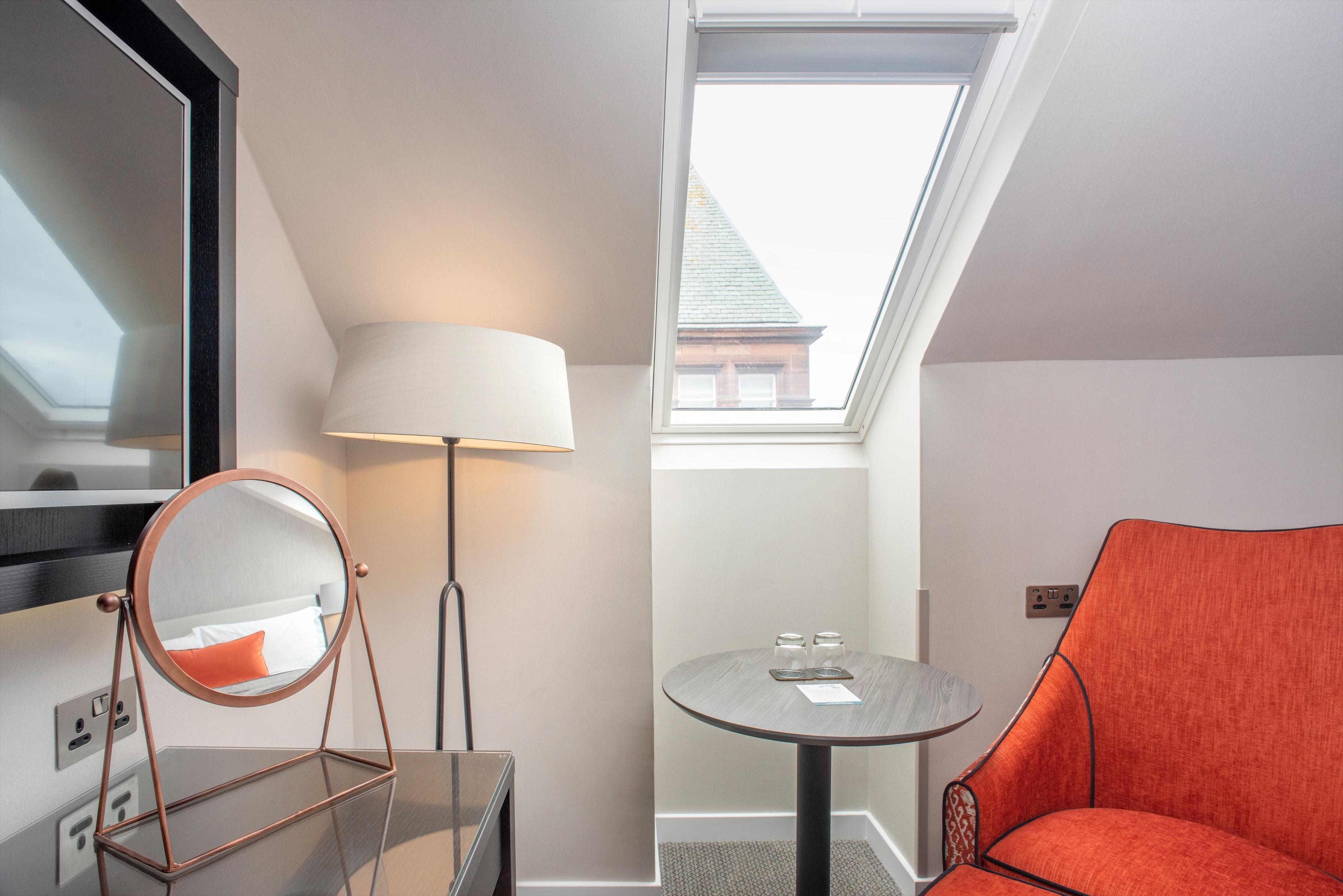 Hill Place 4*