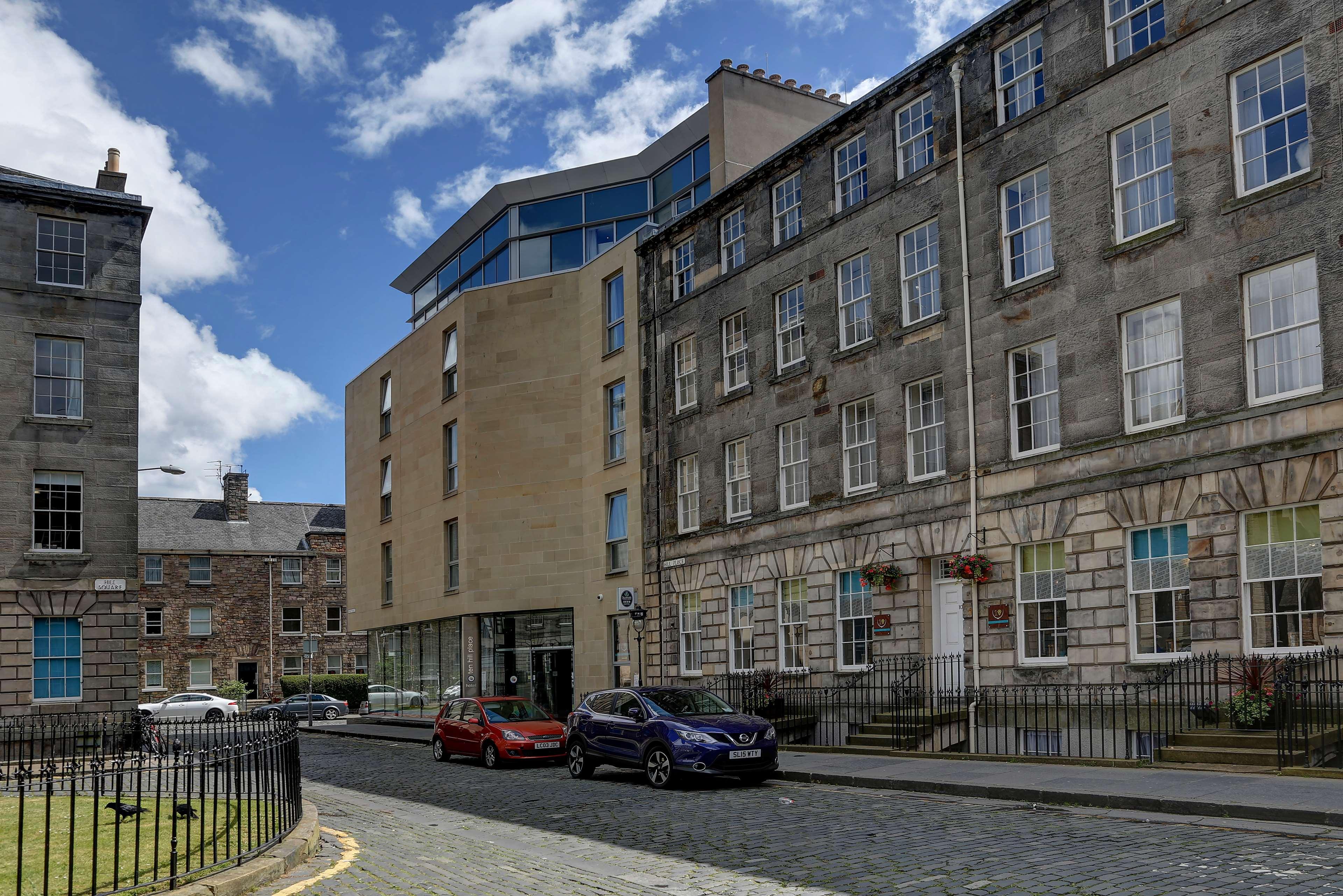 Hill Place 4*