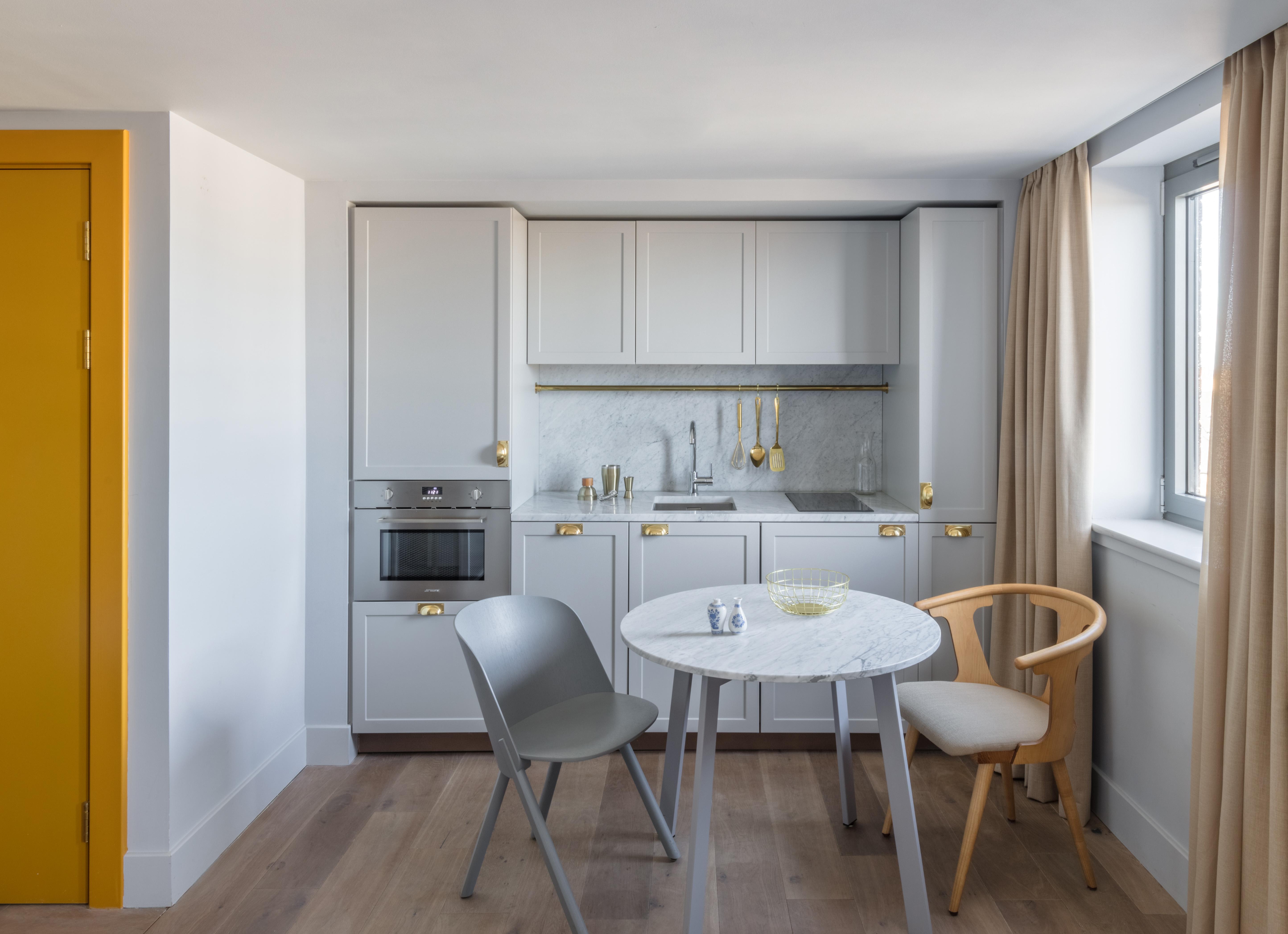 Eden Locke Aparthotel