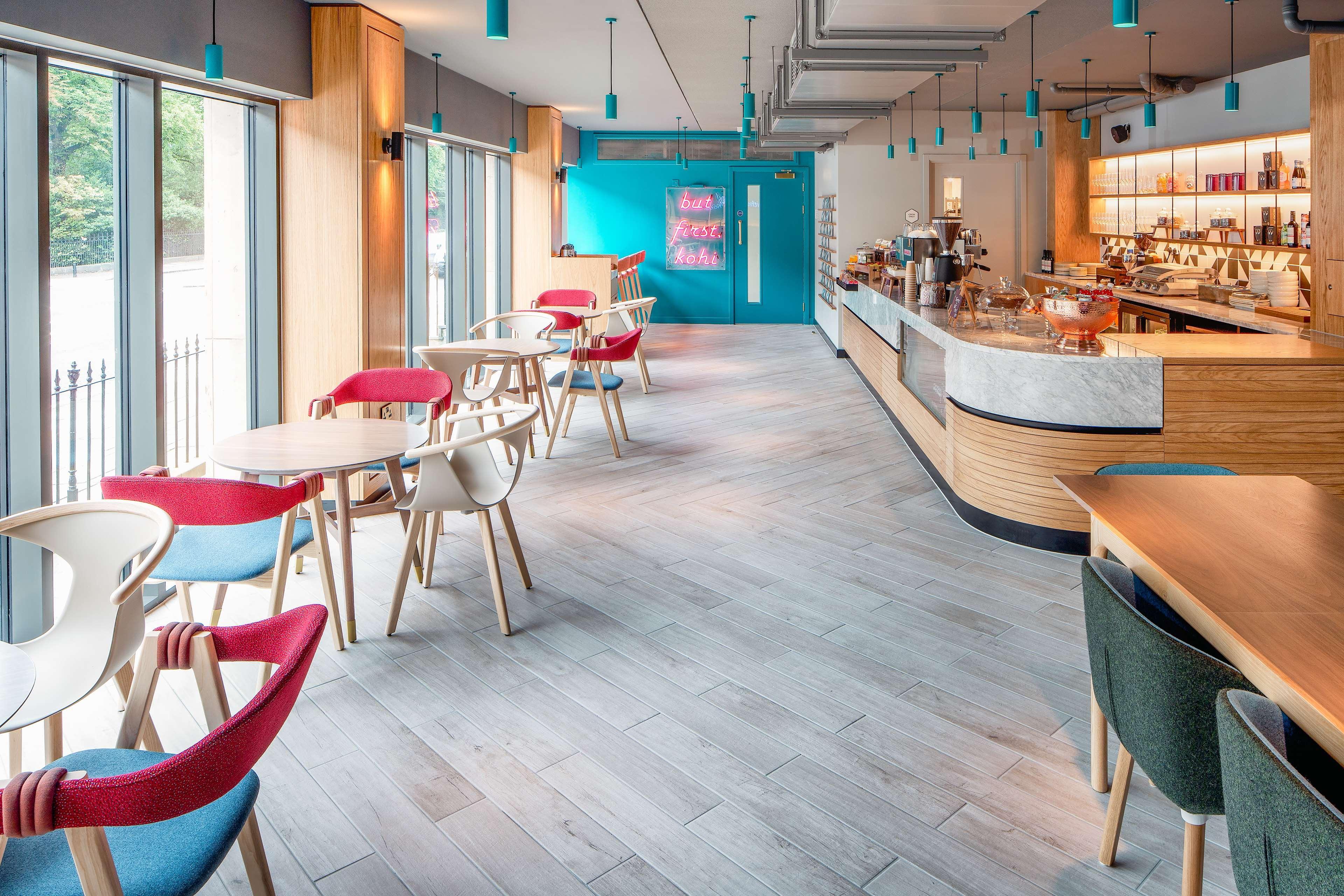 Yotel 4*