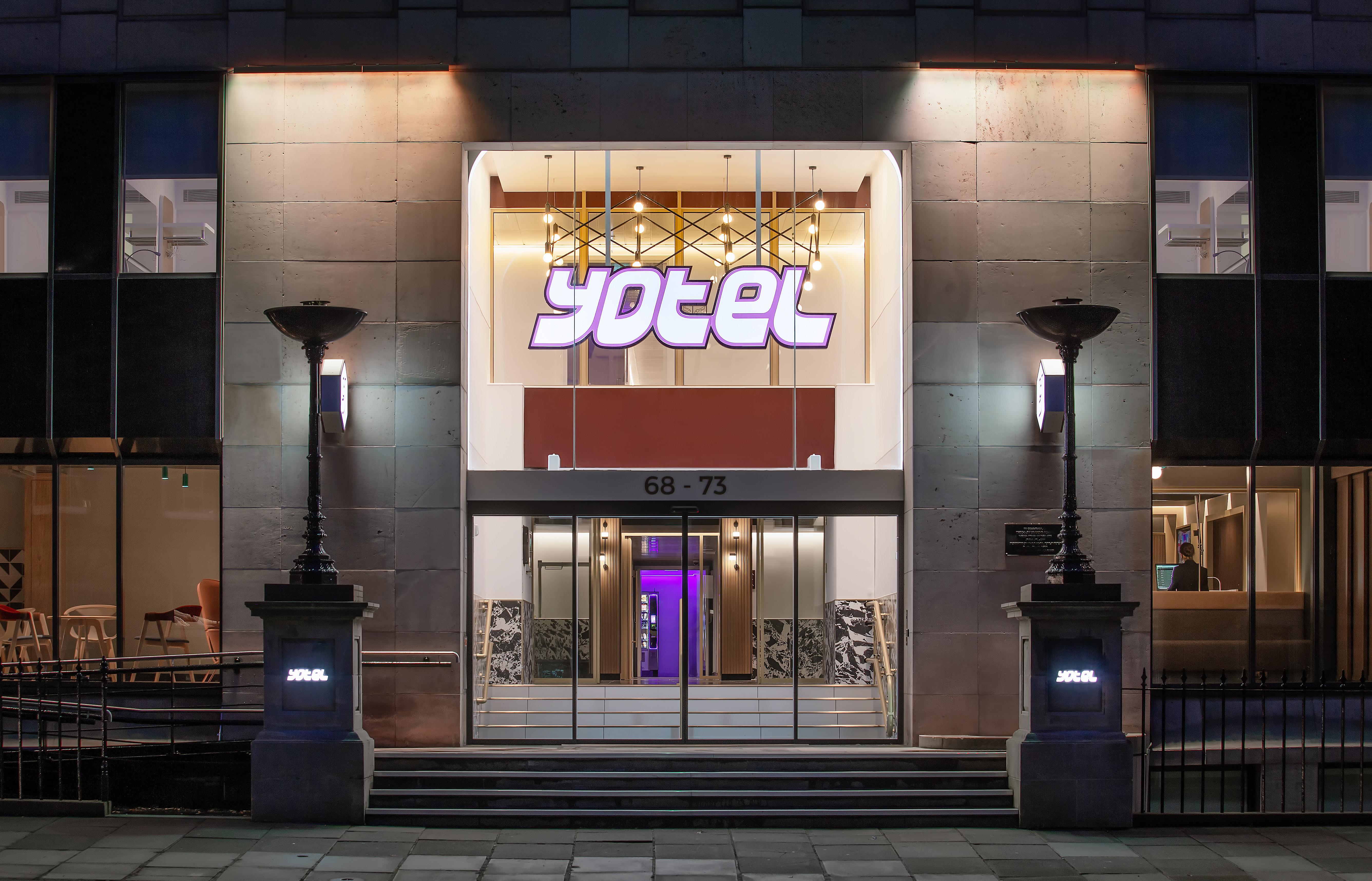 Yotel 4*