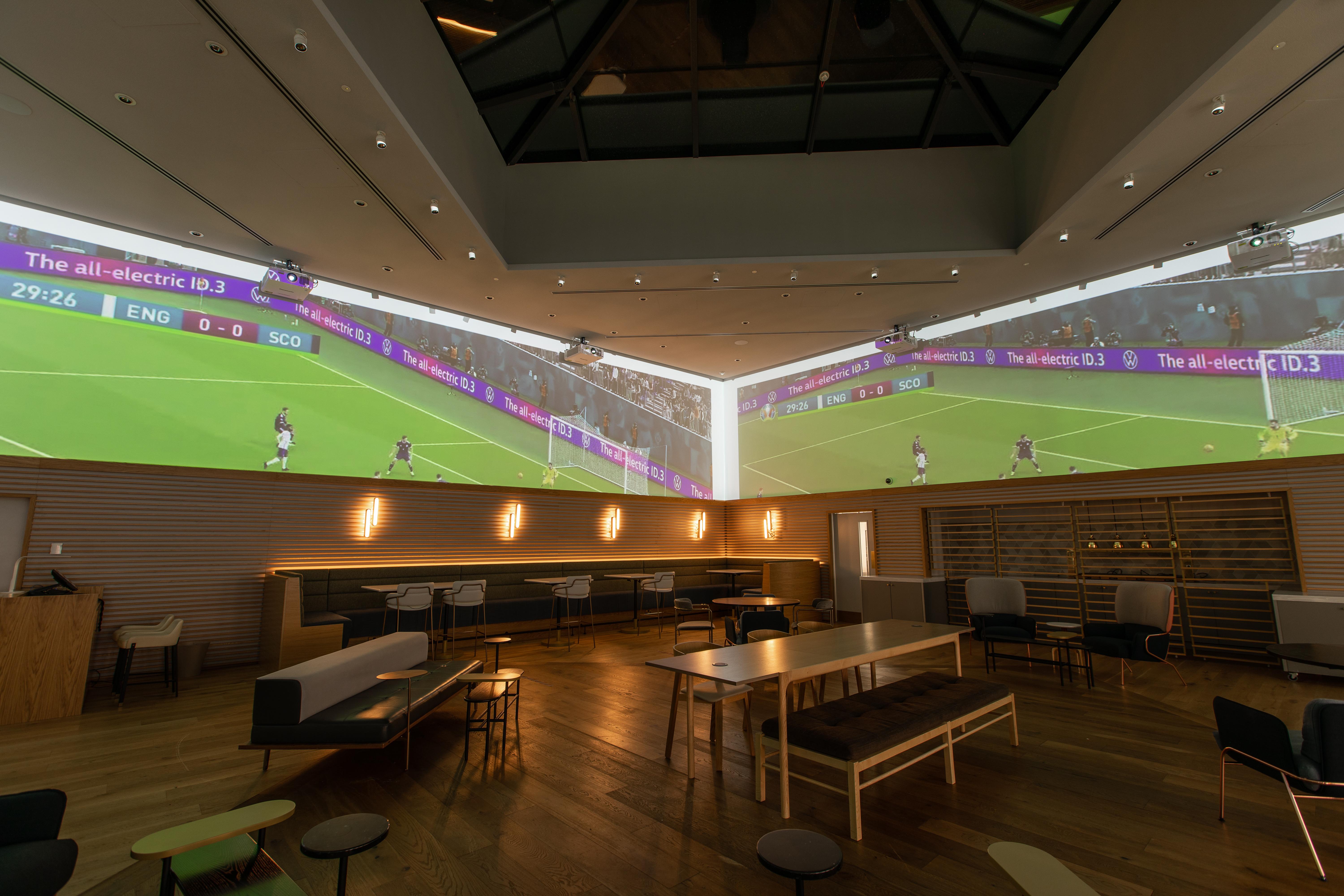 Yotel 4*