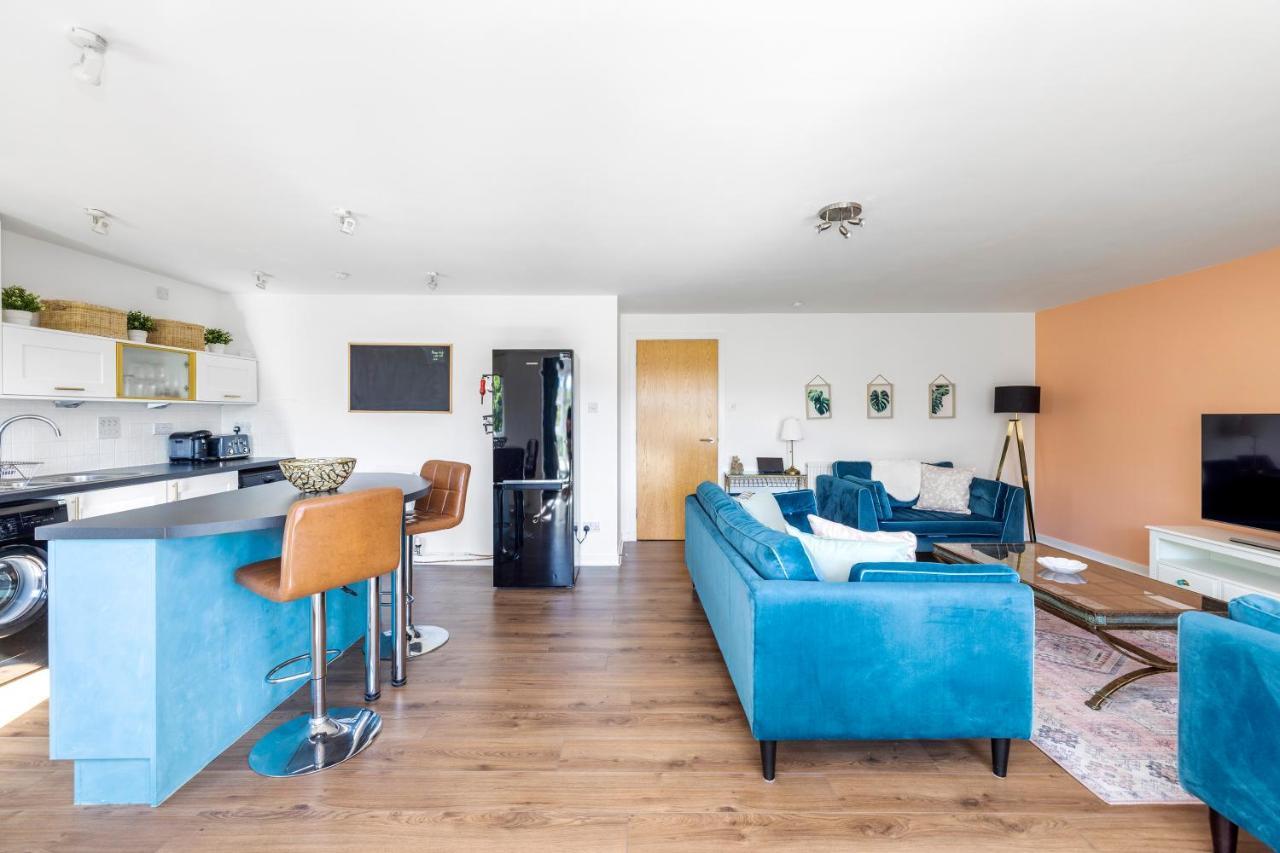 Joivy Modern 2 Bed Flat Near Murrayfield Stadium * Edinburgh
