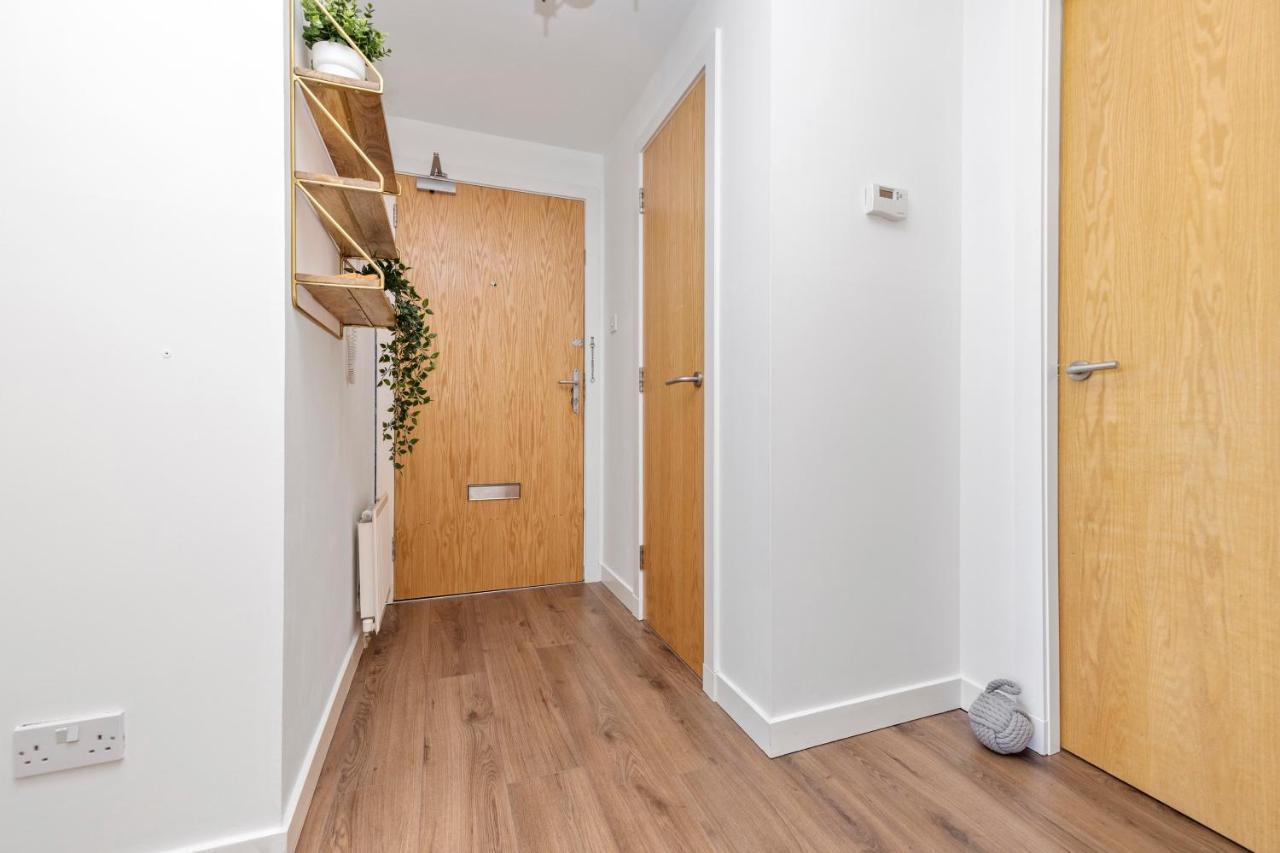 Joivy Modern 2 Bed Flat Near Murrayfield Stadium Apartment