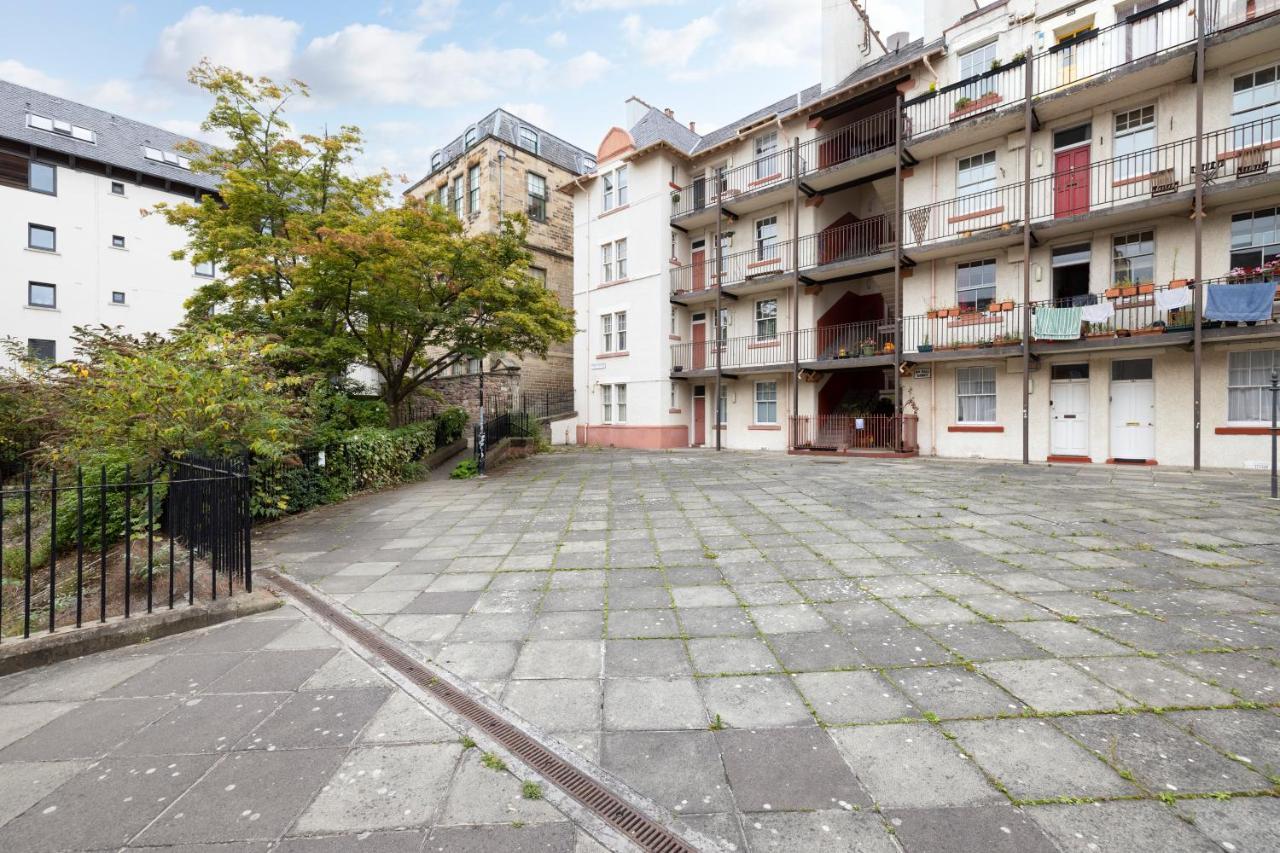 Altido Stylish 4-bed Flat In Old Town Edinburgh