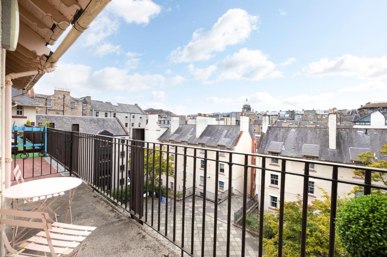 Altido Stylish 4-bed Flat In Old Town Edinburgh