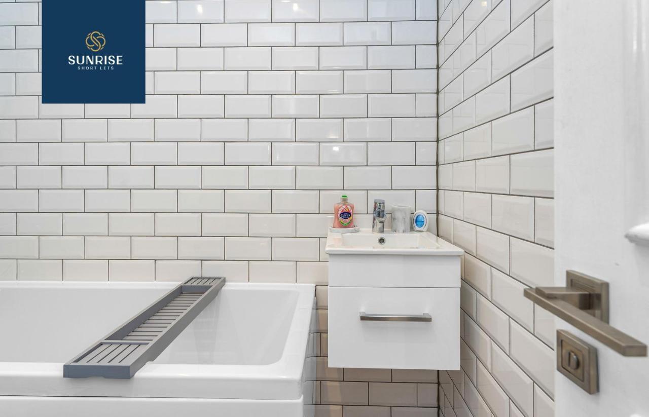 Apartment Leith Walk, Is 3 Rooms, King Beds With Tvs, Central Location, Albert Place, Wifi, Sleeps 6, Great For Contractors, Business, Relocation, Groups, Long Stays Welcome, Weekly Or Monthly, Just Ask Sunriseshortlets Edinburgh