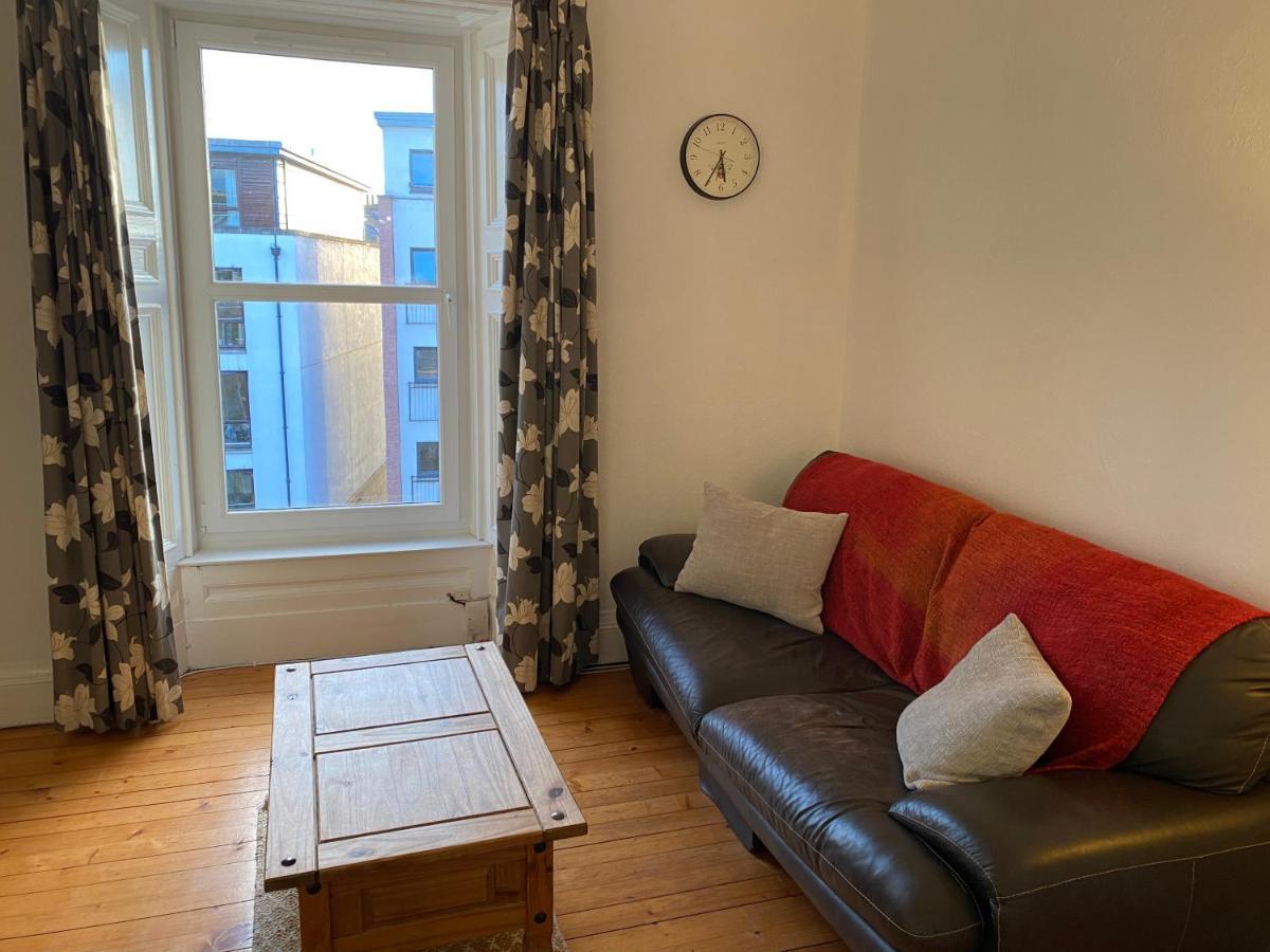 Apartment Entire Period Flat By Centre Edinburgh