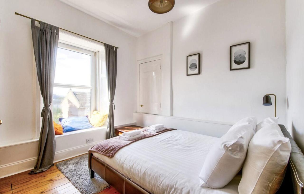 Entire Period Flat By Centre Edinburgh