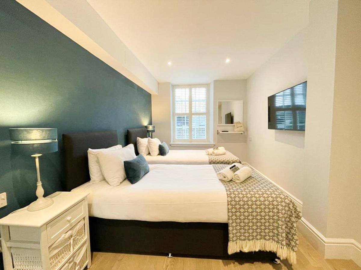 Modern 3 Bedroom Apartment, West End EDI