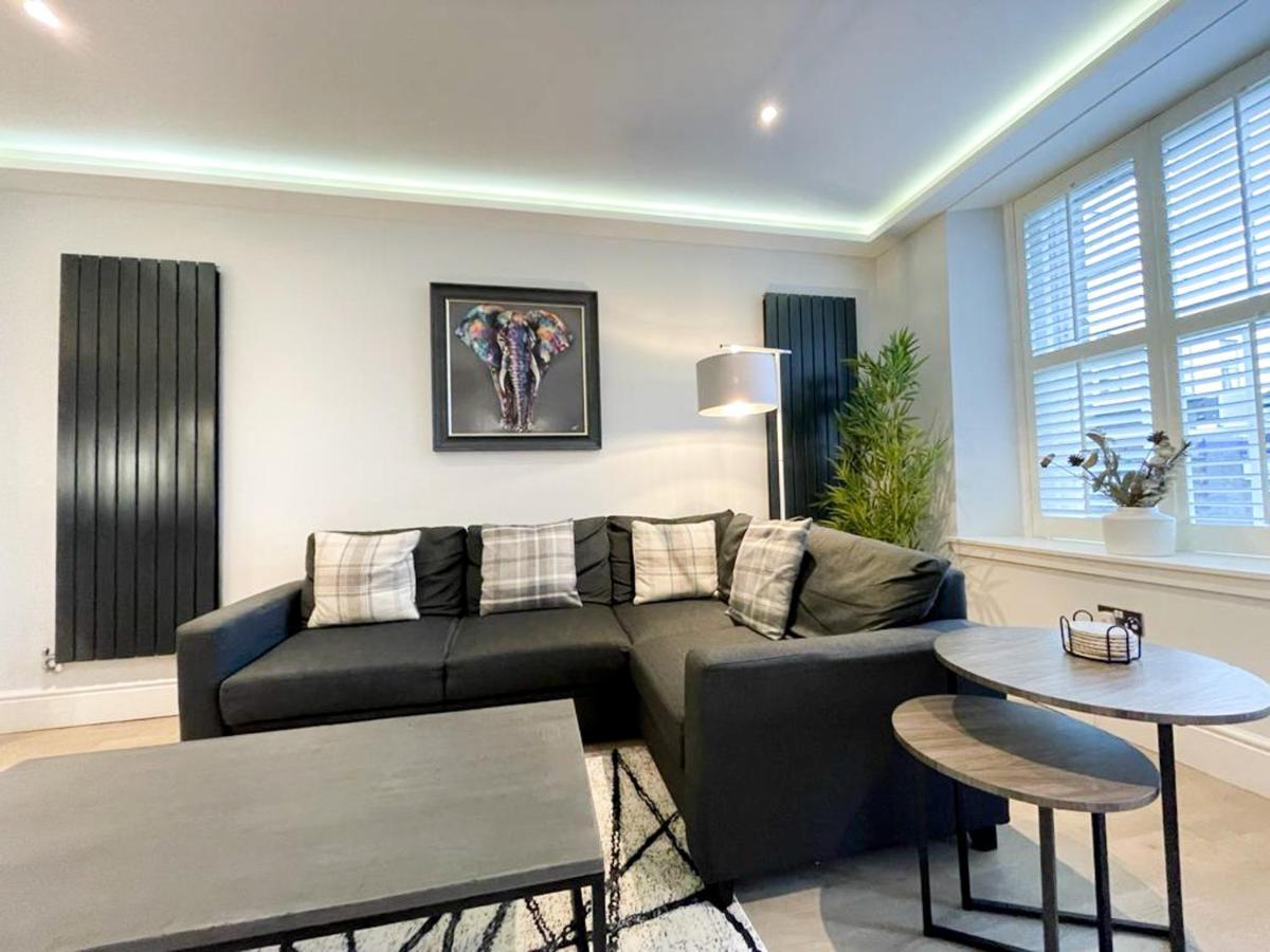Modern 3 Bedroom Apartment, West End EDI