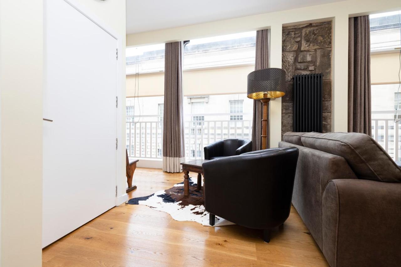 Joivy 1 Bed Flat In Old Town, Next To St Giles Cathedral Edinburgh