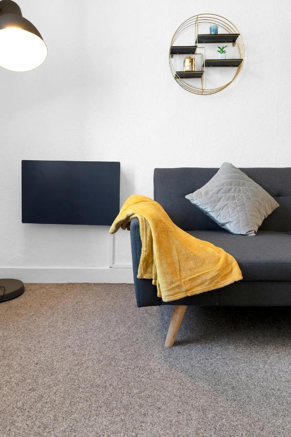 Modern & Spacious 1 Bedroom - Close To Centre - Sleeps Up To 3 Guests Edinburgh