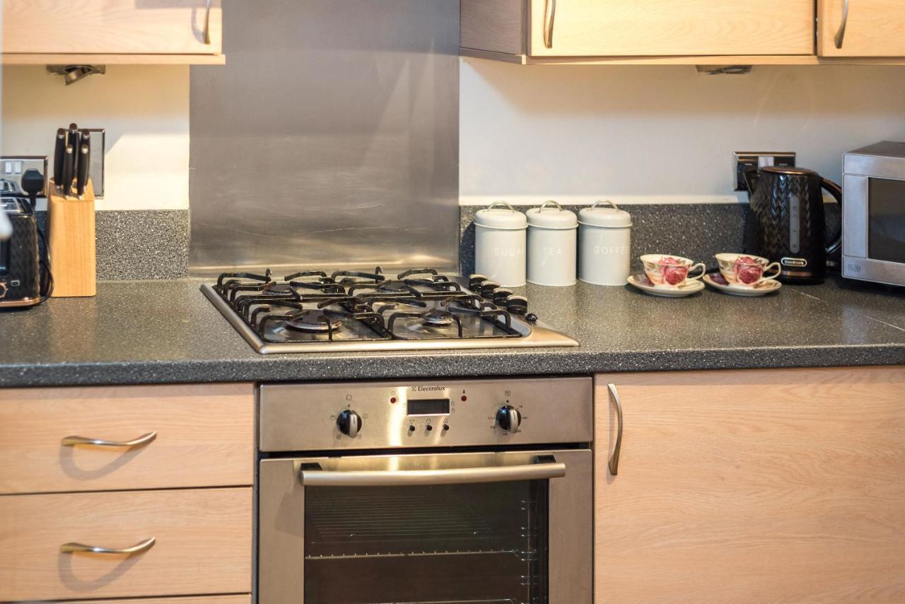 Elegant 2 Bedroom Centre - Free Parking - Private Balcony * Edinburgh