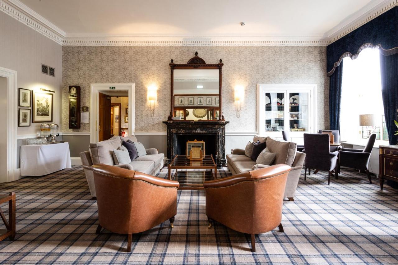 Royal Scots Club Hotel 3*