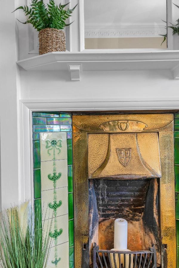Marchmont Traditional * Edinburgh