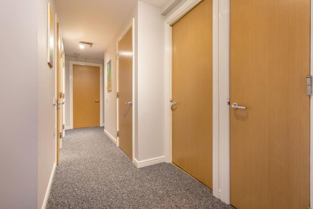 Apartment Central, Fully Equipped Flat W/parking, Leith, Edinburgh