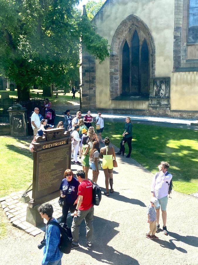 Greyfriars Bobby View Near Castle *