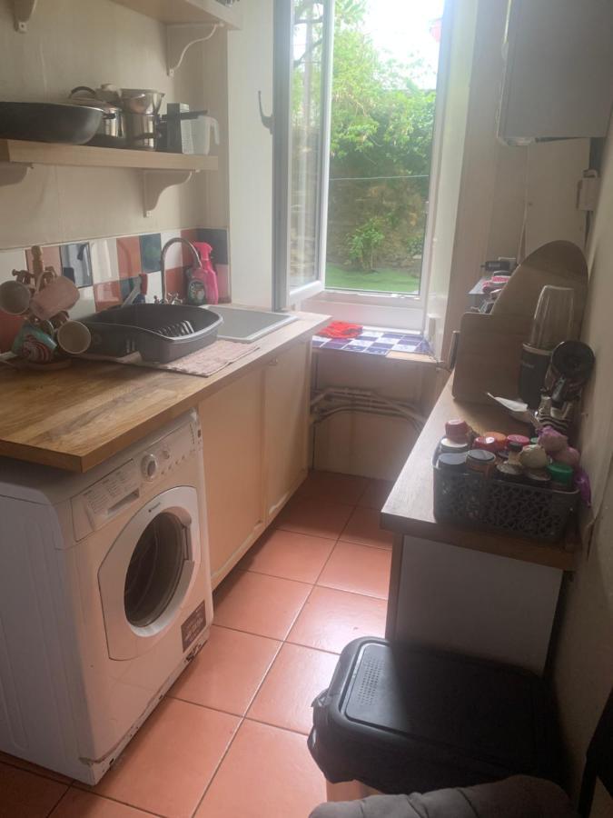 Basement One Bedroom Flat Apartment *