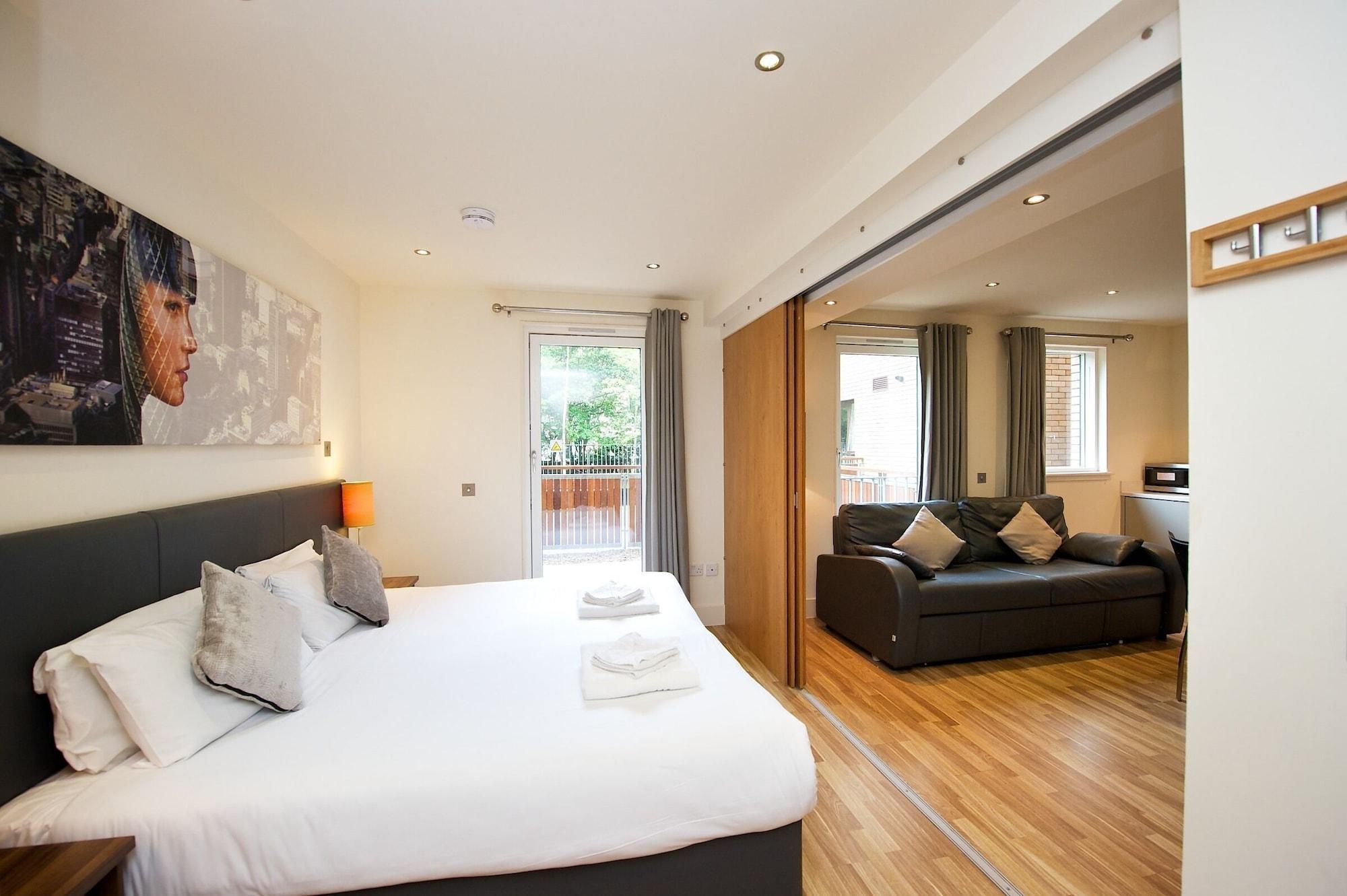Aparthotel Staycity West End