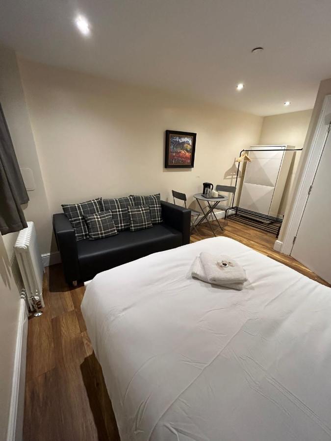 Modern Double With Sofa *