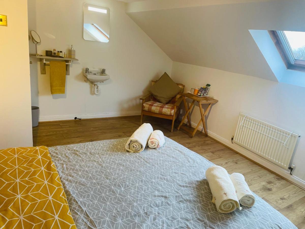 Privatunterkunft Cosy Loft In Morningside, *